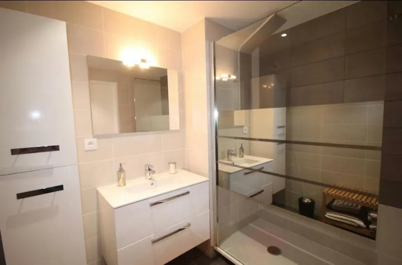 Superbe Appartement, Piscine, Vue Mer Et Montagnes Antibes Apartment